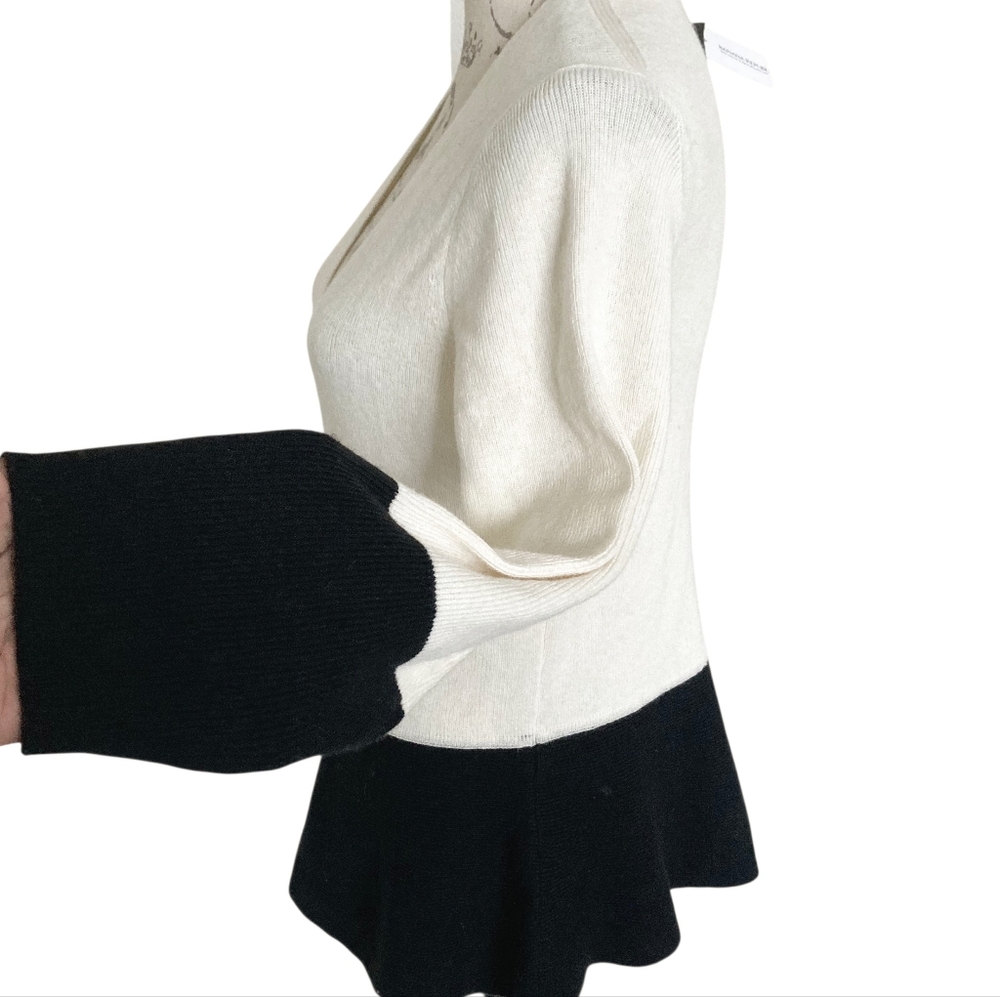 Banana Republic Cashmere wool blend V neck peplum sweater L minimalist feminine - Picture 13 of 15
